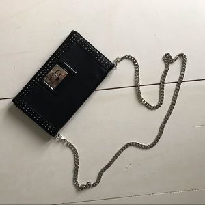 Black Clutch with Heavy Chain